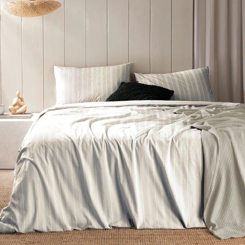 DecoHomeTextil Bettwäsche Set Bettgarnitur mit Reißverschluss Polycotton Jacquard Linien
