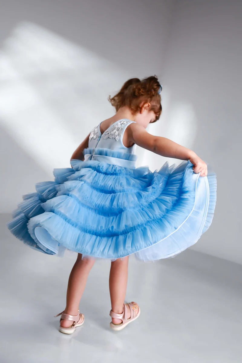 Kleinkinder Blumenmädchenkleid aus Satin, Tüll & Spitze – Sofort lieferbar, Hochzeit & festliche Anlässe (Gr. 98–104)