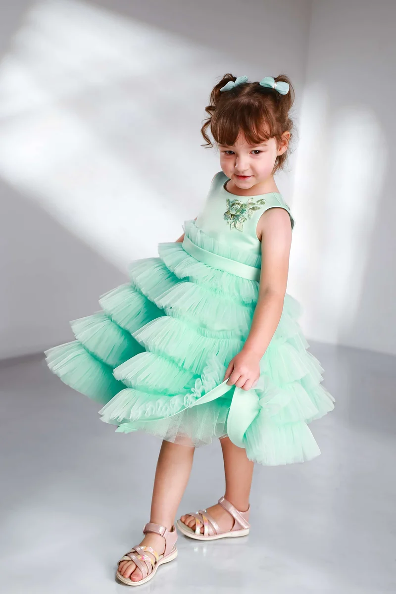 Kleinkinder Blumenmädchenkleid aus Satin, Tüll & Spitze – Sofort lieferbar, Hochzeit & festliche Anlässe (Gr. 98–104)