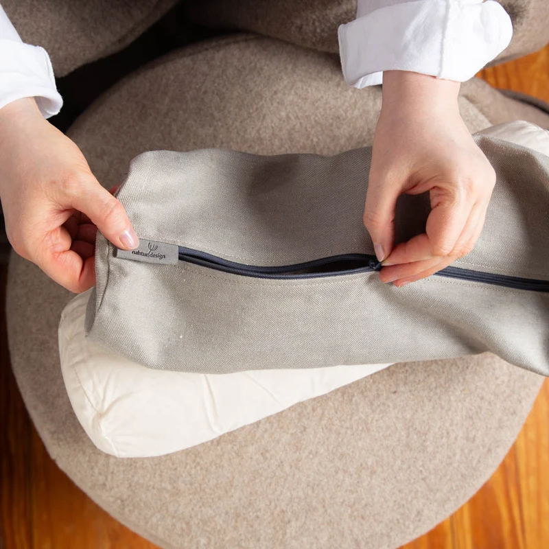 Nackenrolle aus Bioleinen-Denim | Naturfüllung