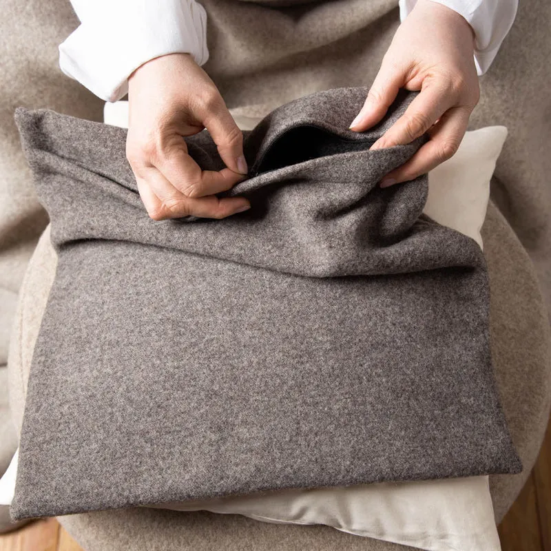 Kuschelkissen aus Flauschloden | 100 % Schurwolle