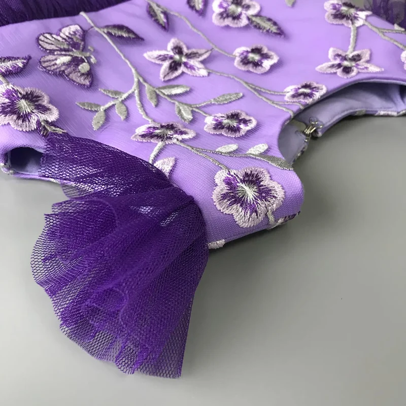 Festliches Mädchenkleid mit Spitze & Tüll in Lila – sofort lieferbar (Gr. 74/80)