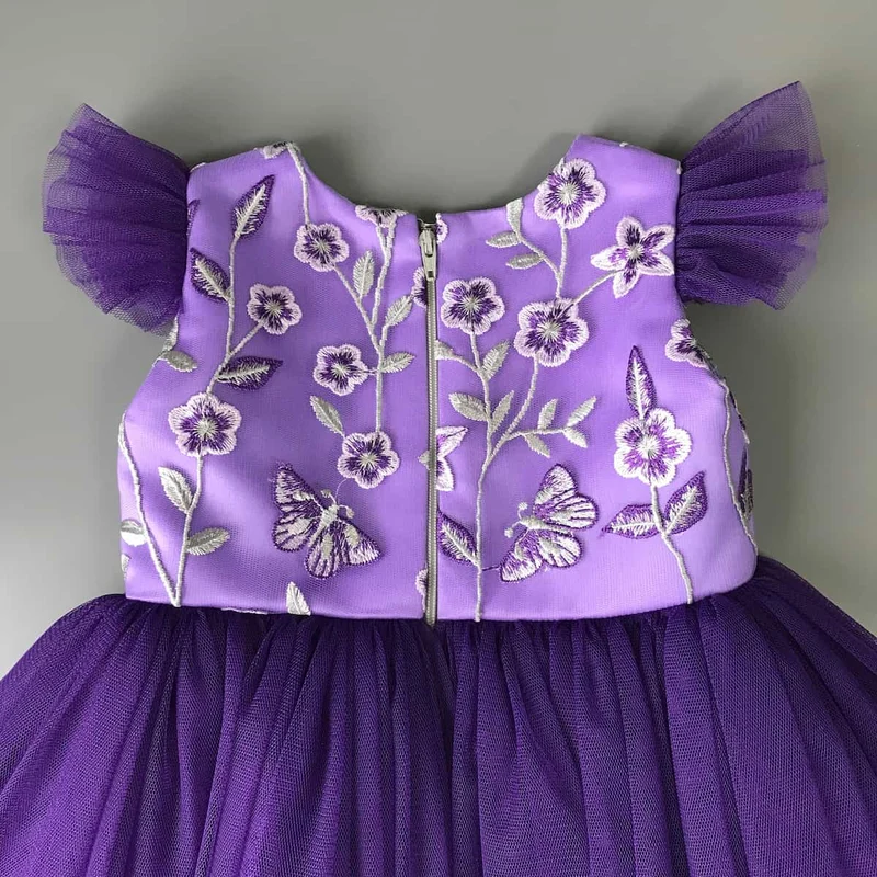 Festliches Mädchenkleid mit Spitze & Tüll in Lila – sofort lieferbar (Gr. 74/80)
