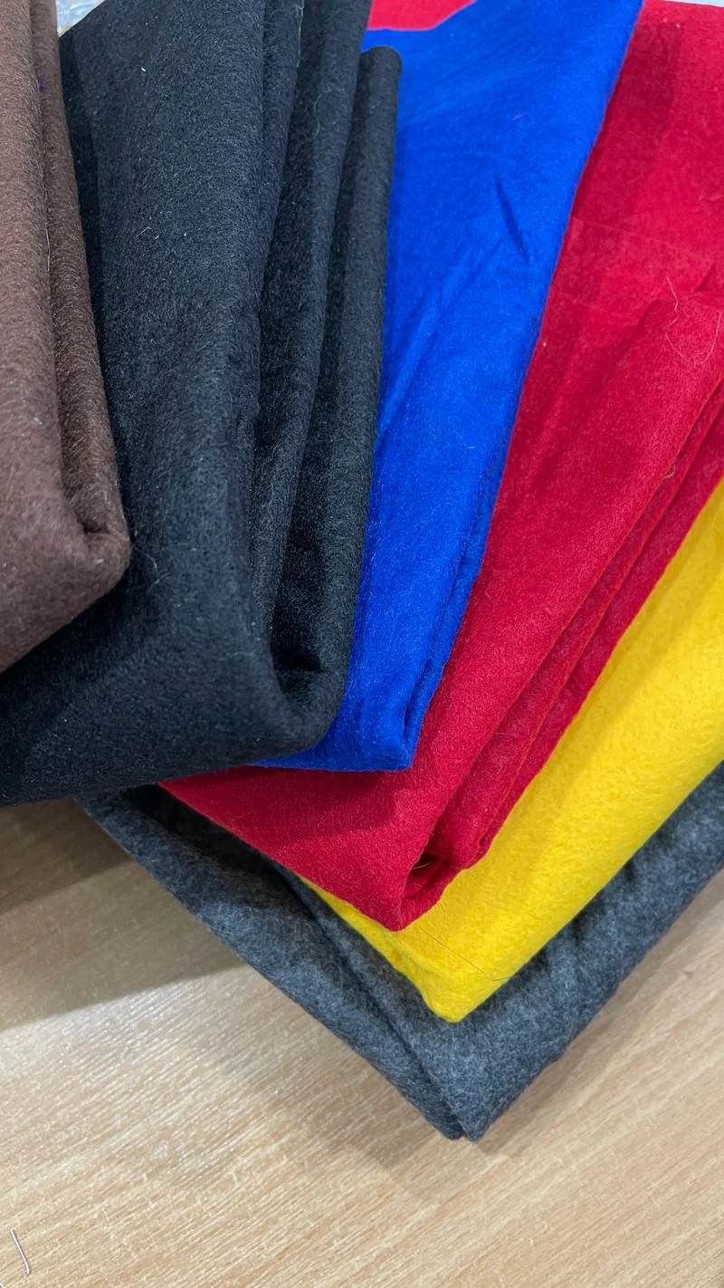 Plain Felt 500 Grams Assorted colours & sizes remenant pieces Craft Fabric M1976