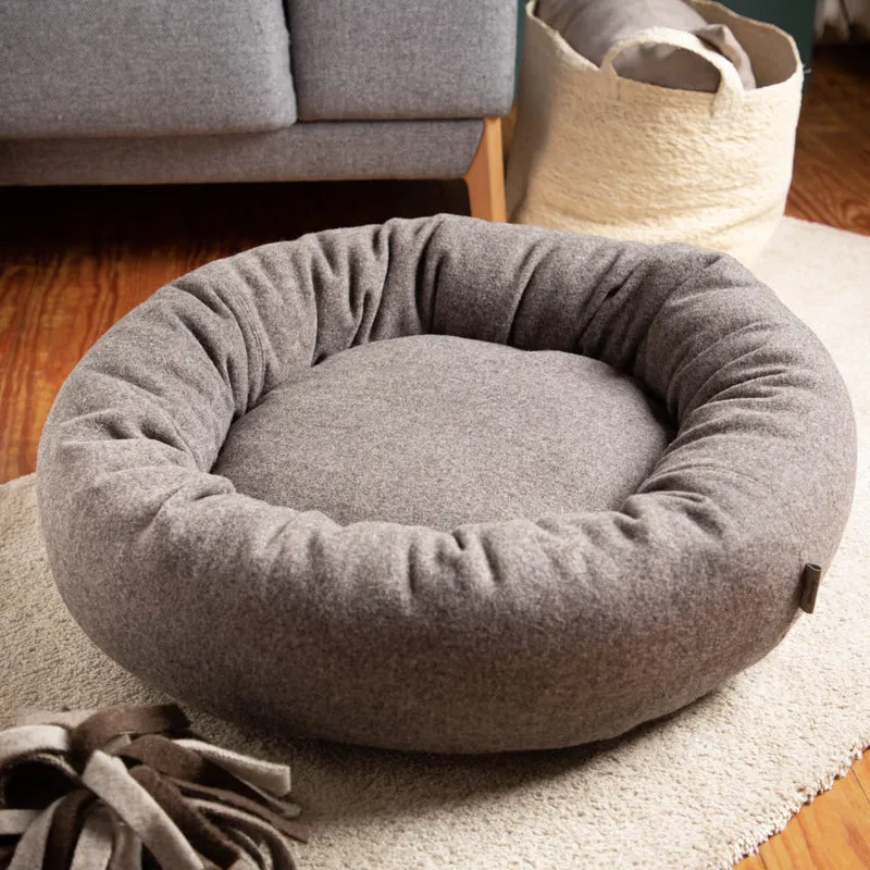 Hundedonut aus Loden | 100 % Schurwolle | Naturfüllungen