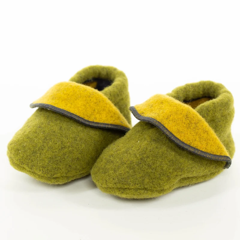 Babyschuhe aus Flauschloden | 100 % Schurwolle