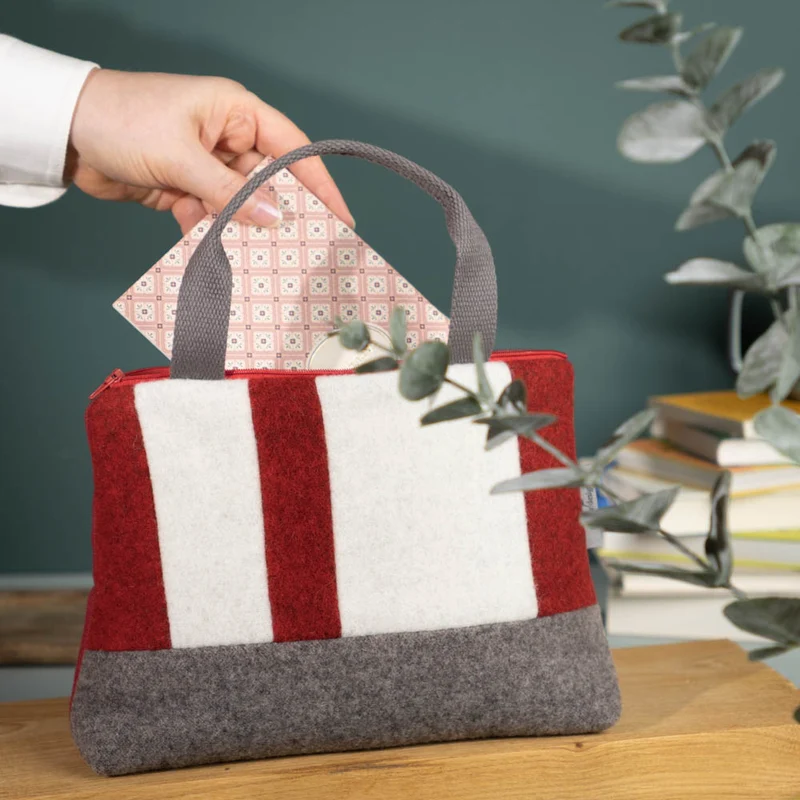 Kleine Handtasche aus Loden & Leinen