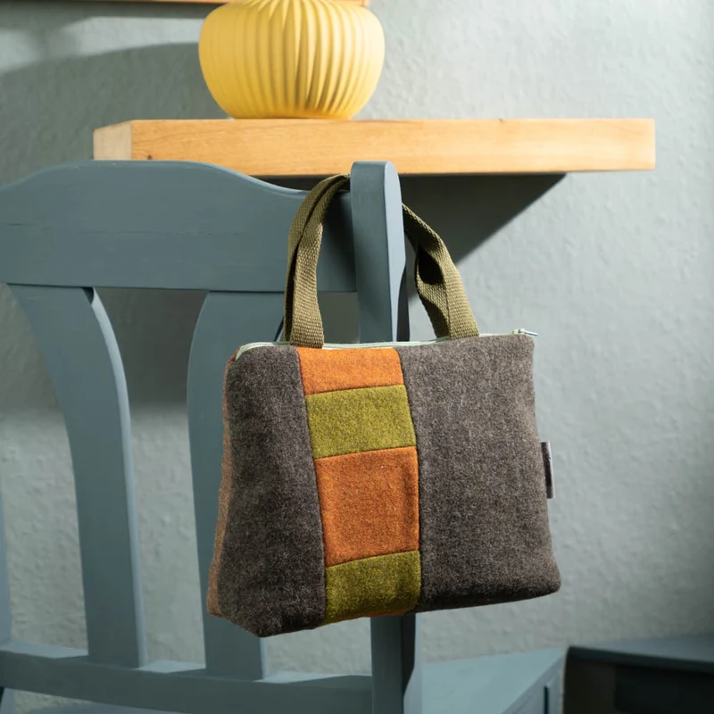 Kleine Handtasche aus Loden & Leinen