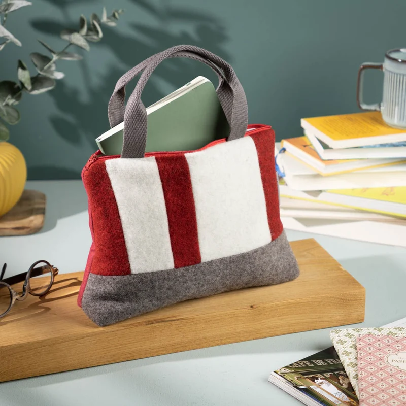 Kleine Handtasche aus Loden & Leinen