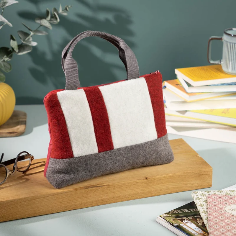 Kleine Handtasche aus Loden & Leinen