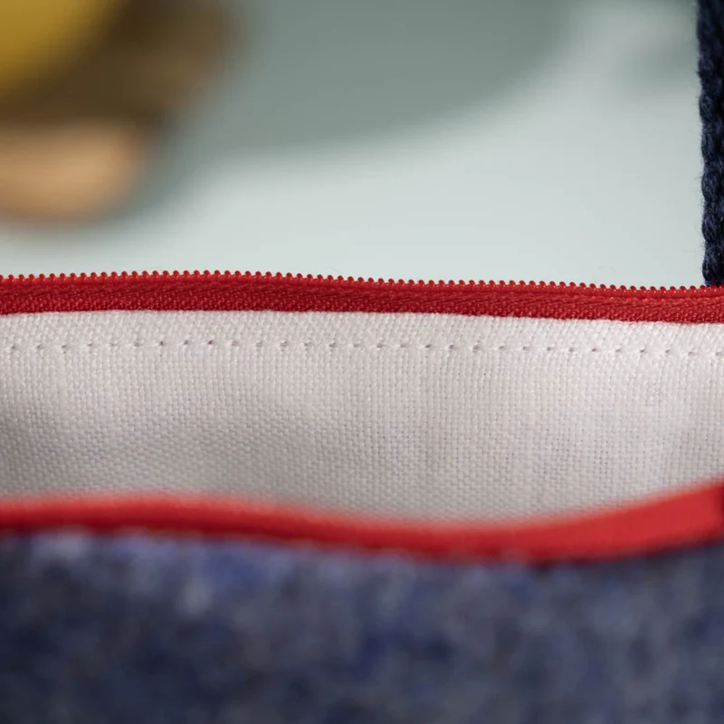 Kleine Handtasche aus Loden & Leinen