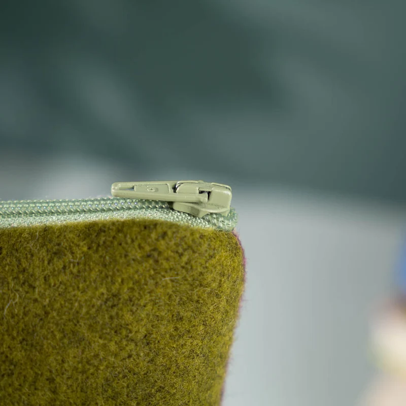 Kleine Handtasche aus Loden & Leinen