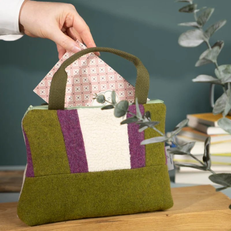 Kleine Handtasche aus Loden & Leinen