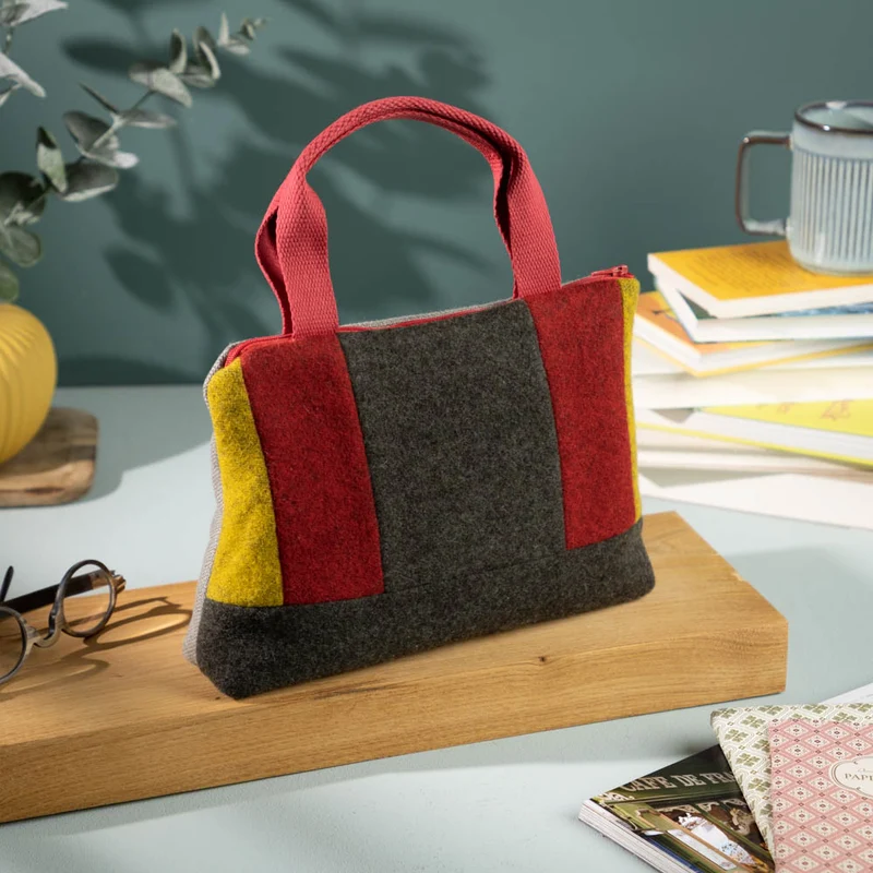 Kleine Handtasche aus Loden & Leinen