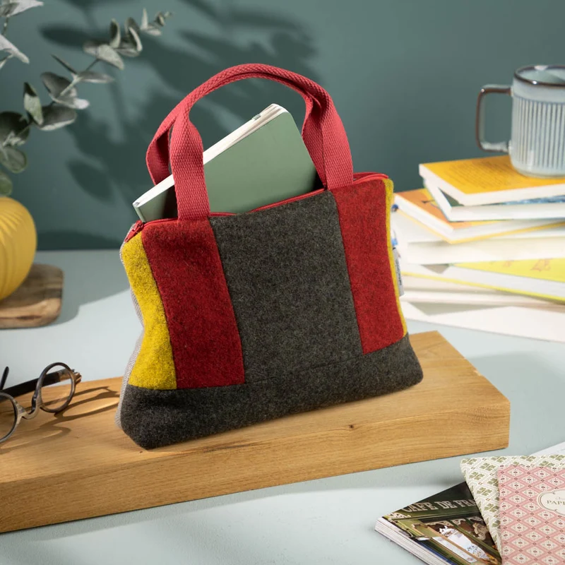 Kleine Handtasche aus Loden & Leinen