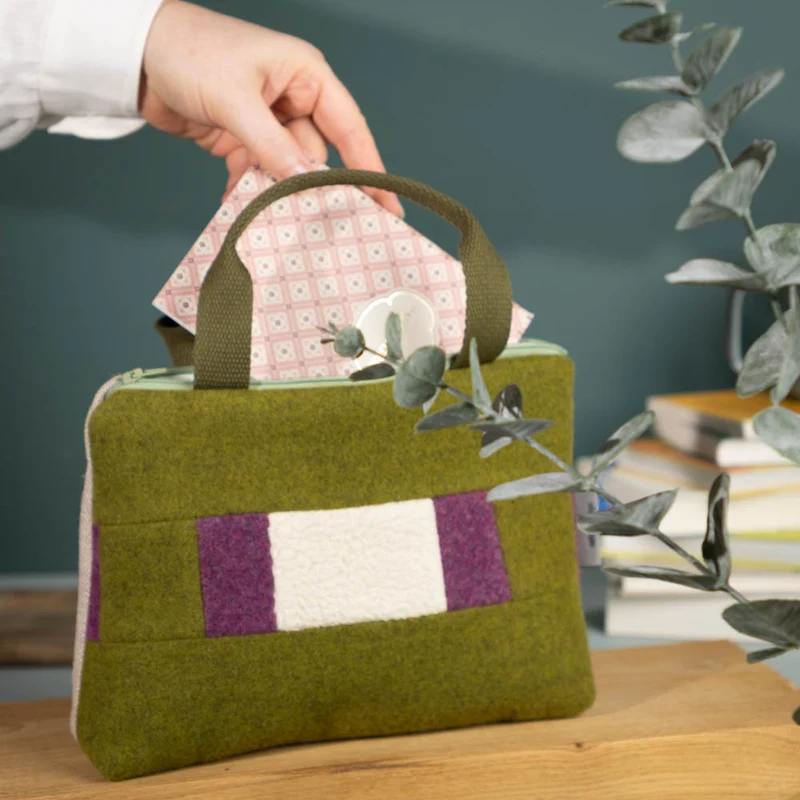 Kleine Handtasche aus Loden & Leinen