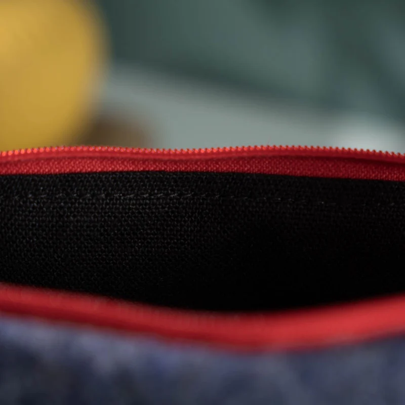 Kleine Handtasche aus Loden & Leinen