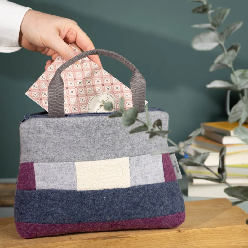 Kleine Handtasche aus Loden & Leinen
