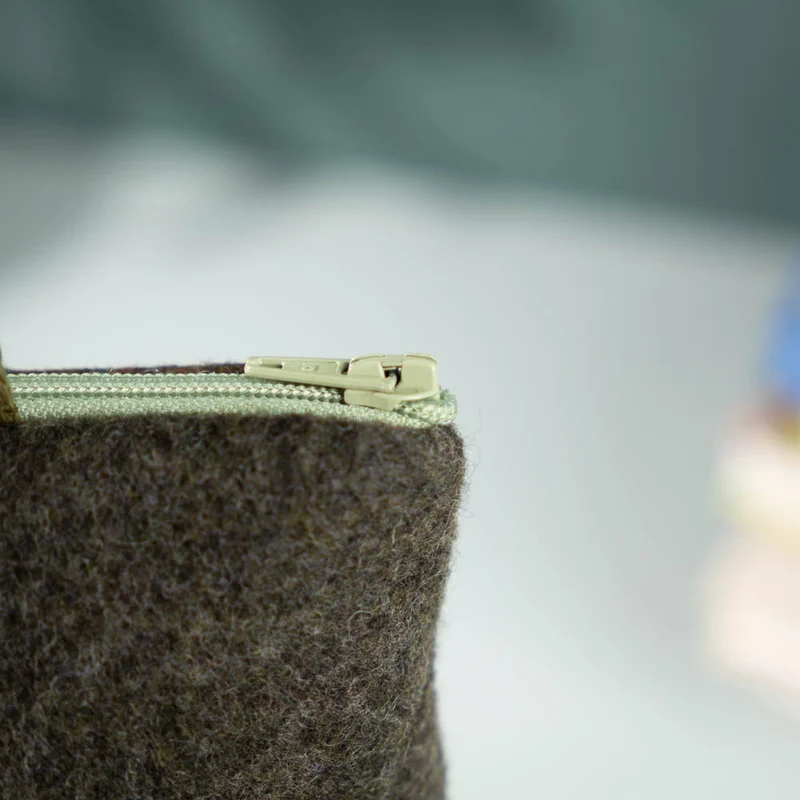 Kleine Handtasche aus Loden & Leinen