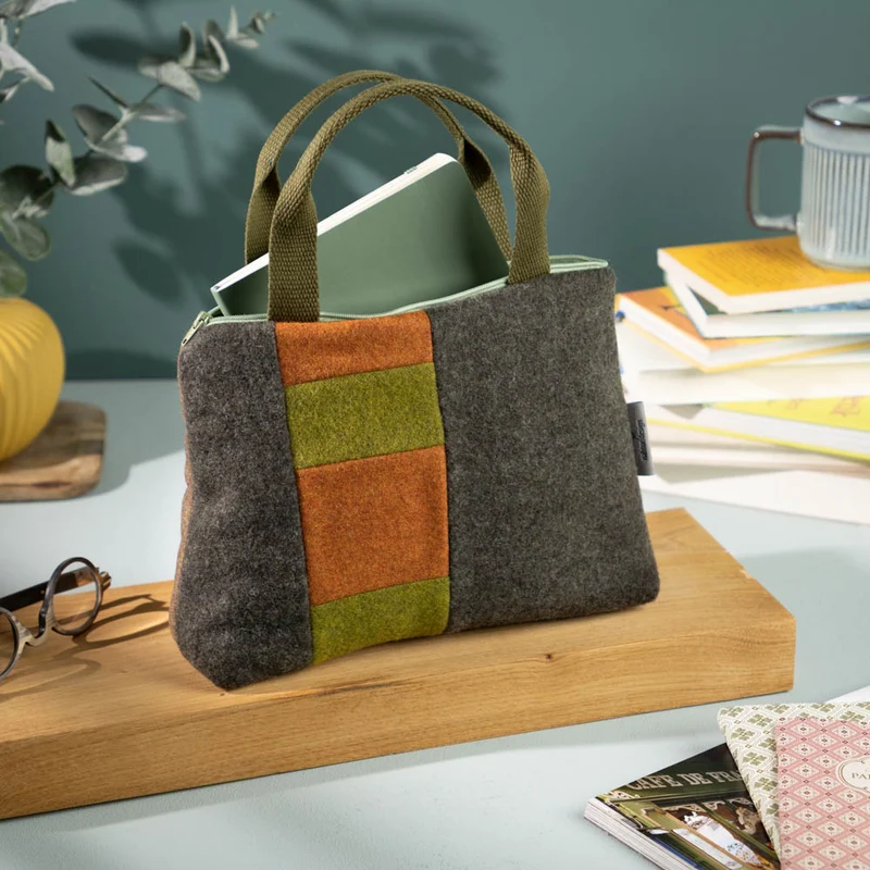 Kleine Handtasche aus Loden & Leinen