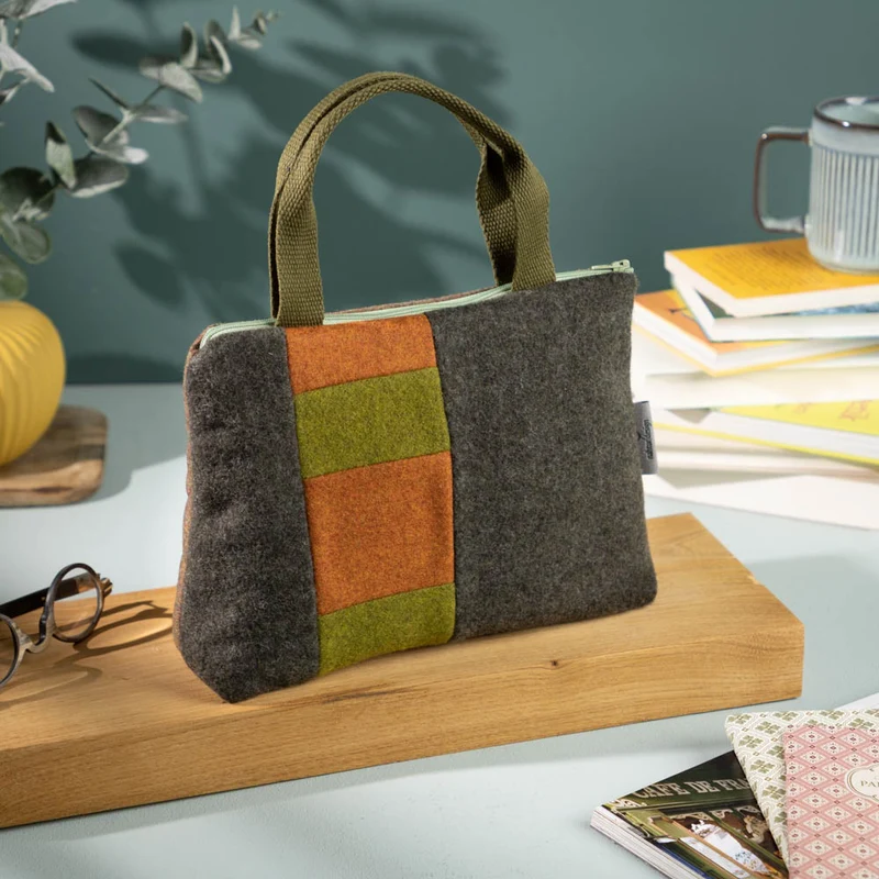 Kleine Handtasche aus Loden & Leinen