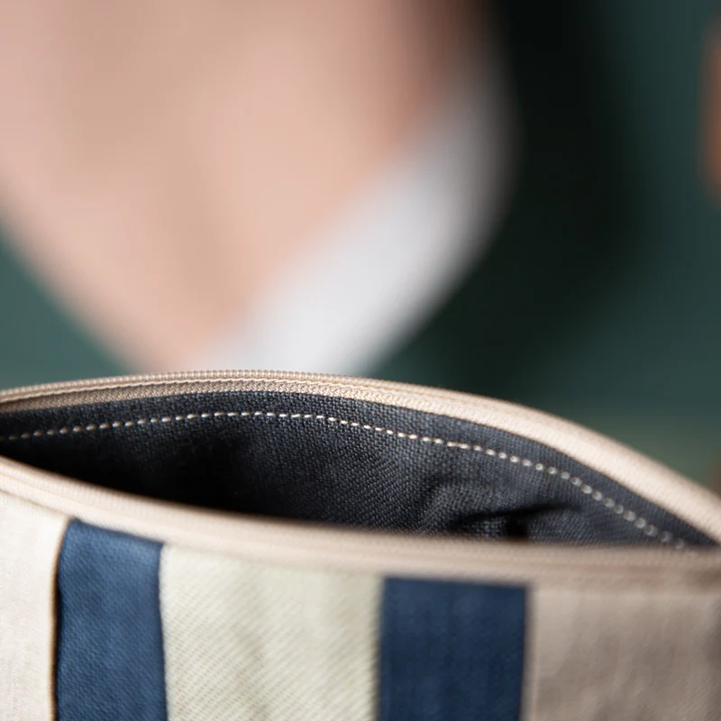 Kulturtasche aus Leinen | Unikat aus unserem Zuschnitt