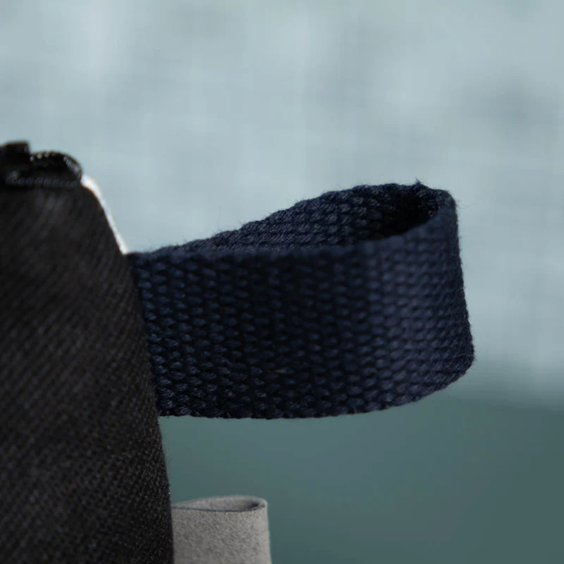 Kulturtasche aus Leinen | Unikat aus unserem Zuschnitt