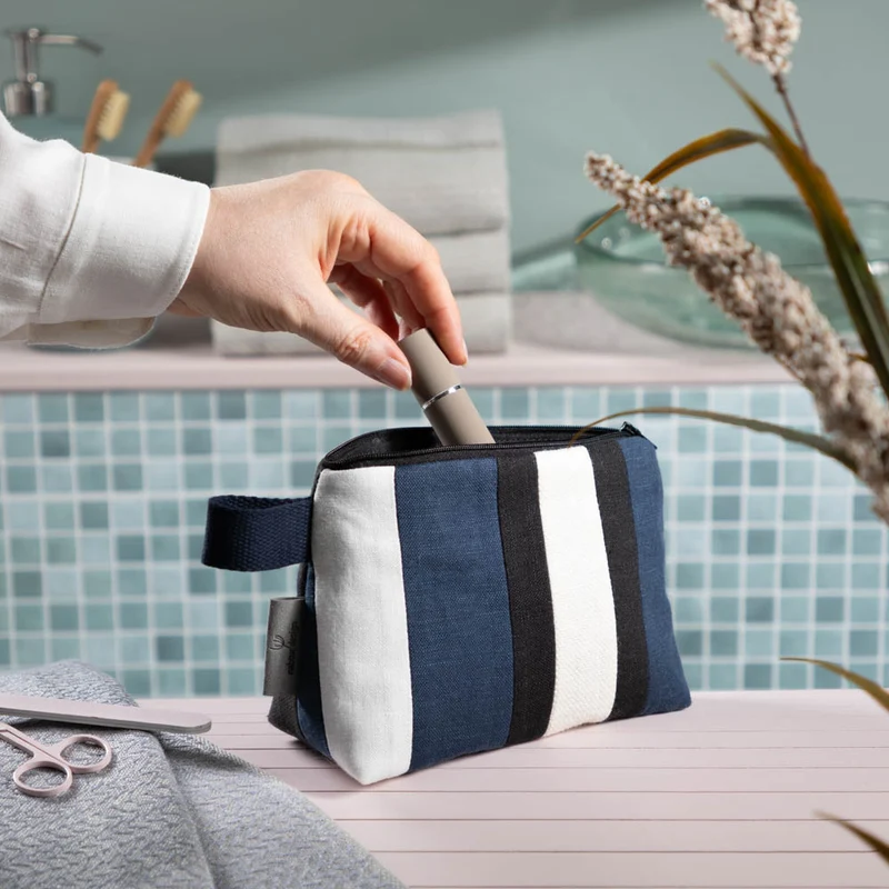 Kulturtasche aus Leinen | Unikat aus unserem Zuschnitt