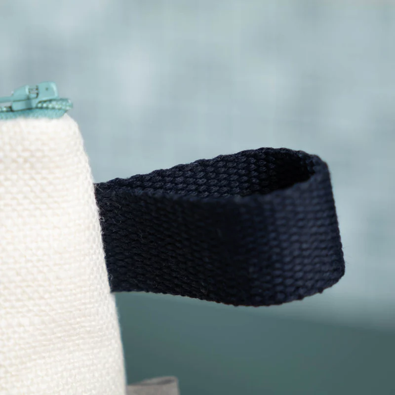 Kulturtasche aus Leinen | Unikat aus unserem Zuschnitt
