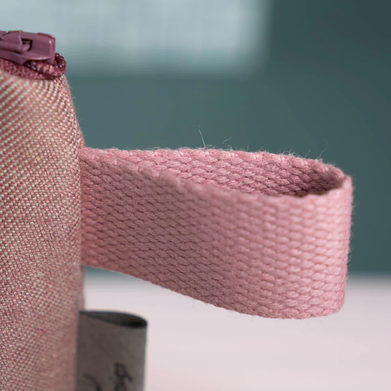 Kulturtasche aus Leinen | Unikat aus unserem Zuschnitt