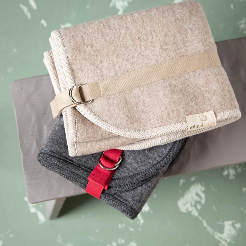 Hundematte aus Loden | 100 % Schurwolle | mit Transportgurt