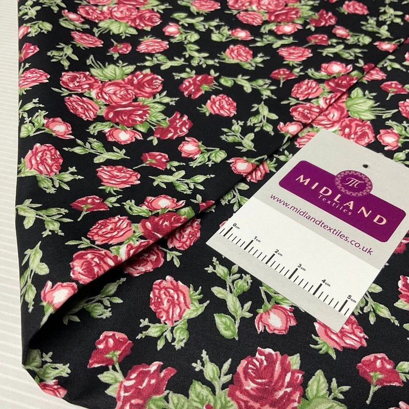 Floral Roses Bunches vintage style Cotton Poplin dress Fabric M1920