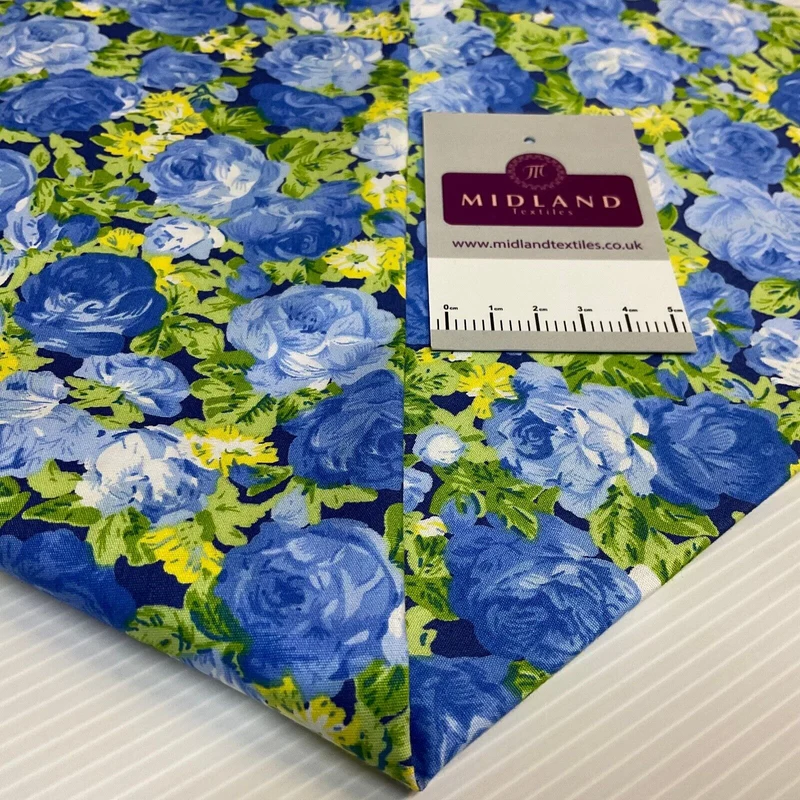 Bold vintage style floral Rosie Roses Cotton Poplin dress Fabric M1923
