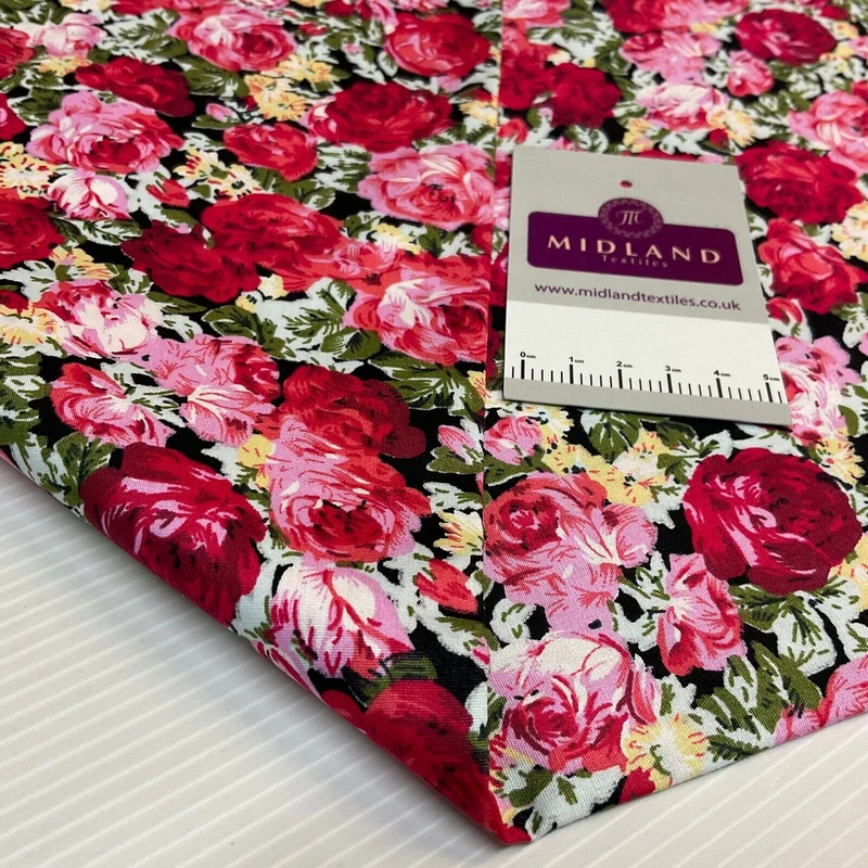Bold vintage style floral Rosie Roses Cotton Poplin dress Fabric M1923