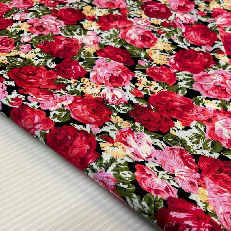 Bold vintage style floral Rosie Roses Cotton Poplin dress Fabric M1923