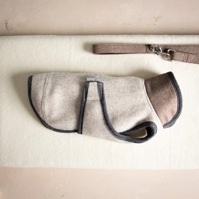 Premium Hundemantel | Standardform | aus Loden | mongolische Merinowolle