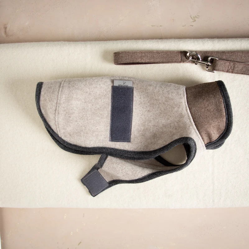 Premium Hundemantel | Standardform | aus Loden | mongolische Merinowolle