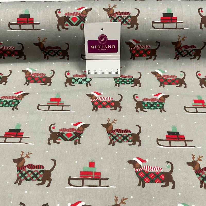Assorted Christmas xmas Printed crafting Santa Holly Reindeers fabric M1682