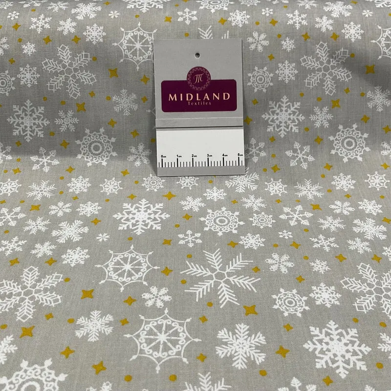 Assorted Christmas xmas Printed crafting Santa Holly Reindeers fabric M1682