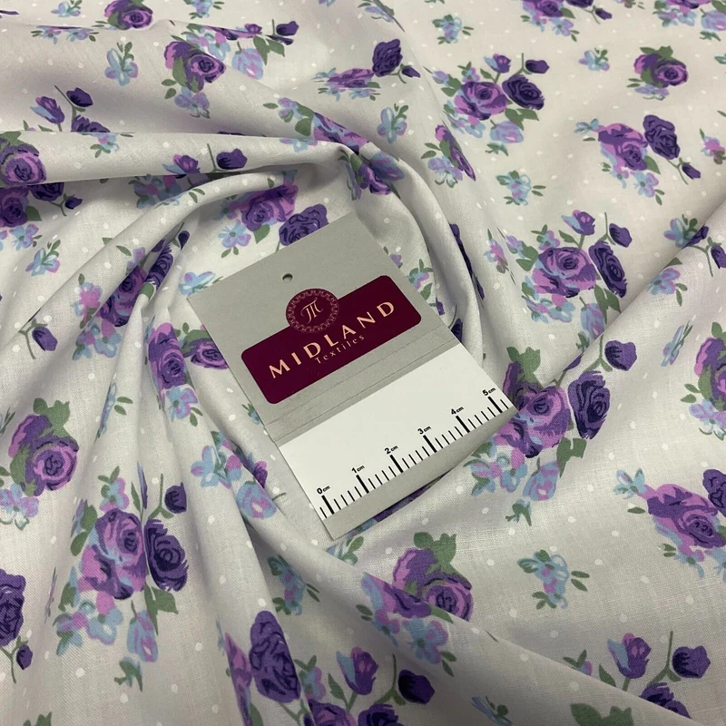 Vintage Floral Roses printed Poly cotton fabric 110cm Wide M1704