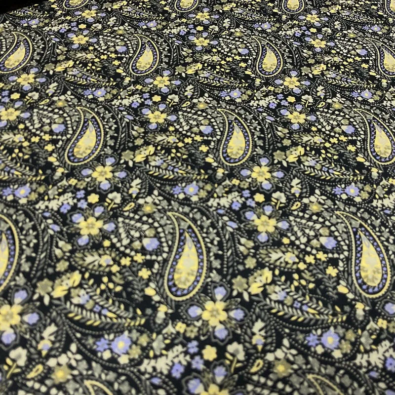 Vintage Paisley 100% cotton Poplin printed dress craft fabric 112cm wide M1744