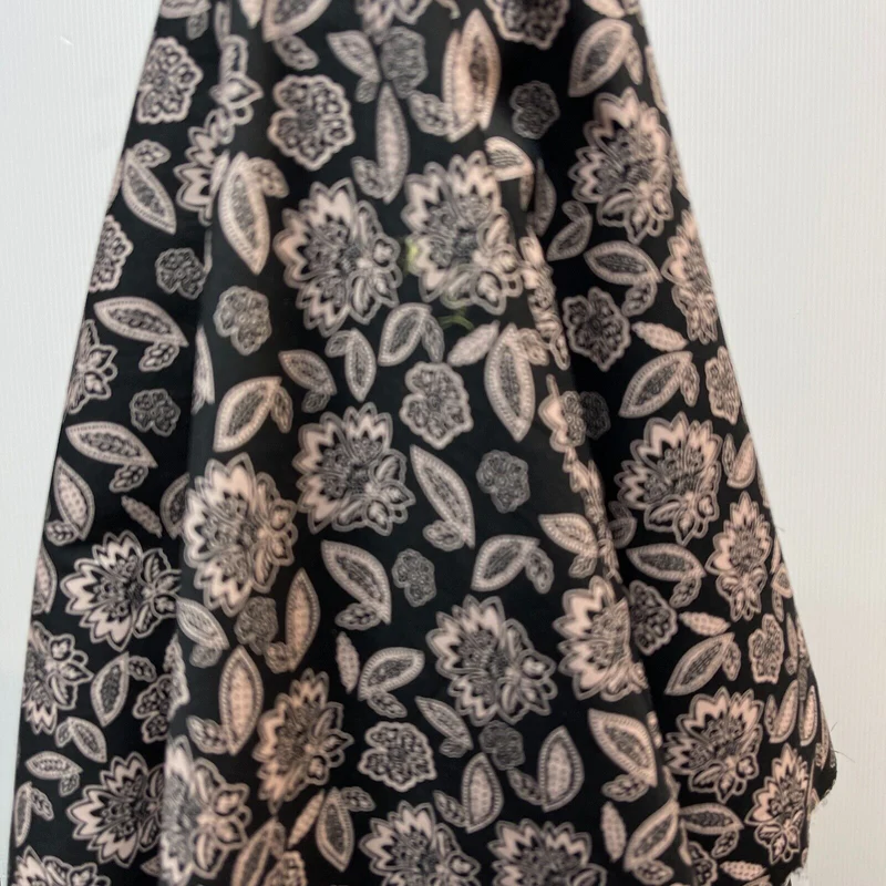 Vintage Floral 100% cotton printed dress craft fabric 150cm wide M1737