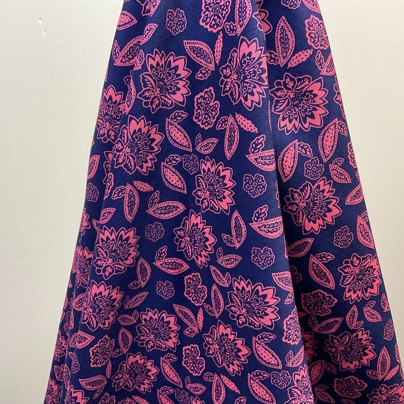 Vintage Floral 100% cotton printed dress craft fabric 150cm wide M1737