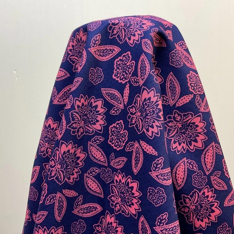 Vintage Floral 100% cotton printed dress craft fabric 150cm wide M1737