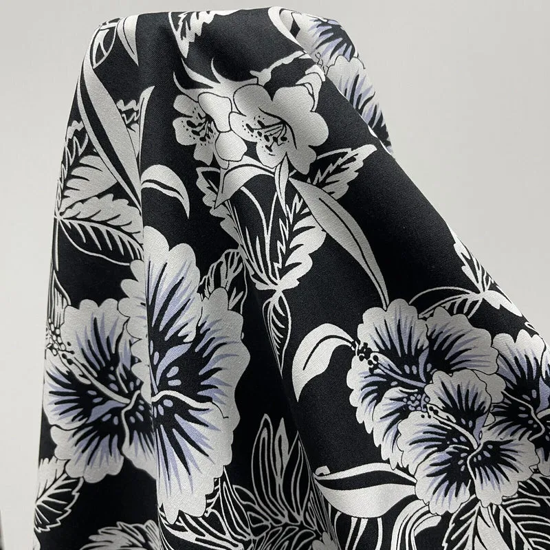 Large Vintage Floral 100% cotton printed fabric 150cm wide M1738