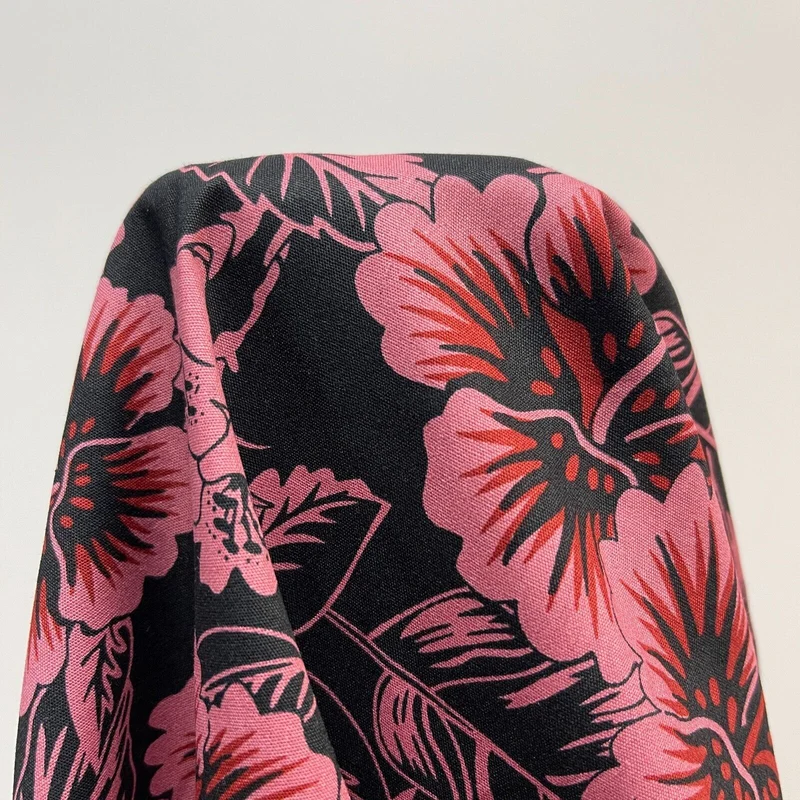 Large Vintage Floral 100% cotton printed fabric 150cm wide M1738