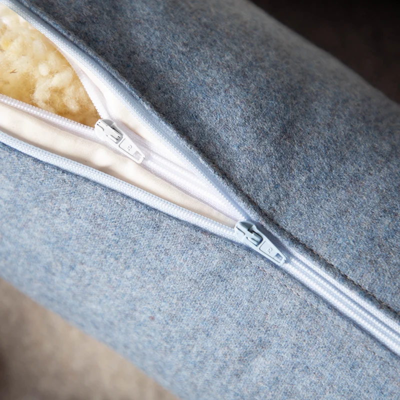 Nackenrolle aus Merino-Feinloden | Naturfüllung