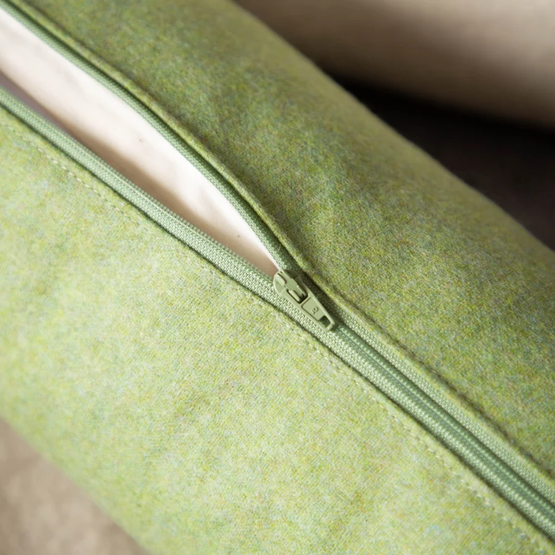 Nackenrolle aus Merino-Feinloden | Naturfüllung