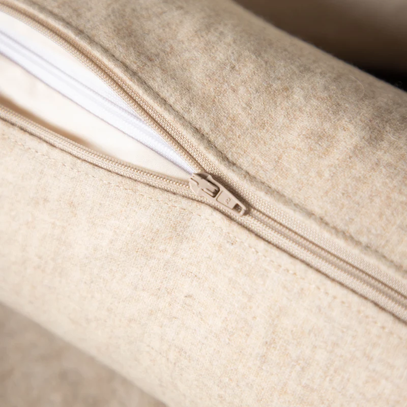 Nackenrolle aus Merino-Feinloden | Naturfüllung