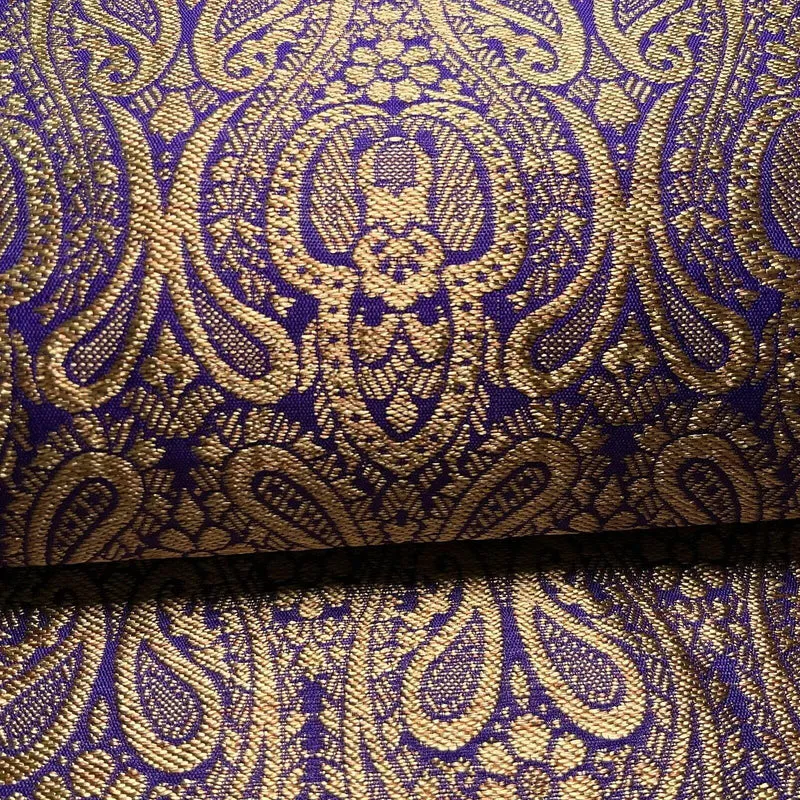 Double Paisley Brocade Wedding Banarsi Fabric 147 cm M1566